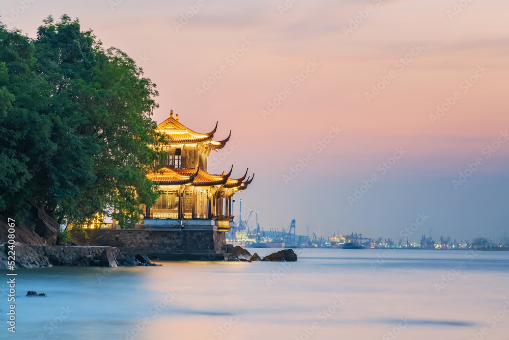 Obraz premium Ancient pagodas and scenery of the Yangtze River in Jiangyin, Jiangsu, China