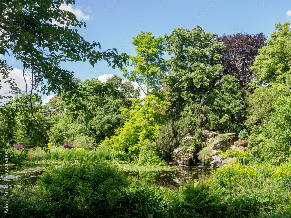 jardins de Bagatelle dans le Bois de Boulogne à Paris