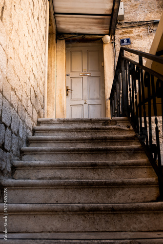Stufen zur Altstadtwohnung © lea