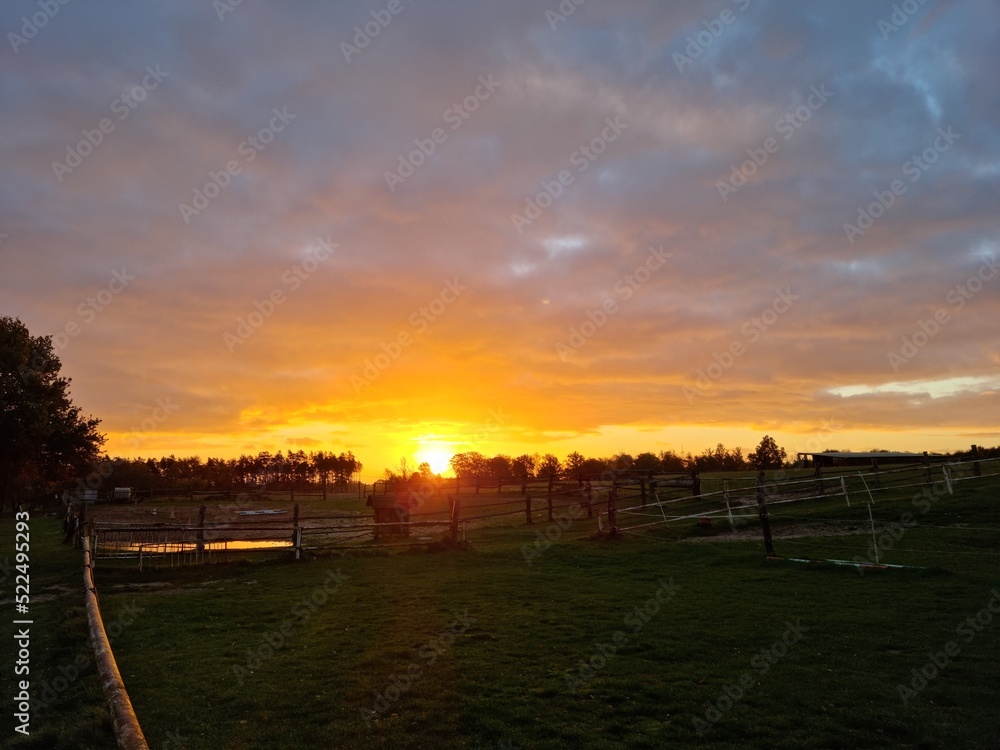 Sonnenaufgang Bauernhof Weide