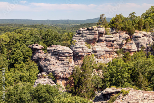 Fototapeta Naklejka Na Ścianę i Meble -  Camel Rock is a landmark natural sandstone rock formation in the scenic Garden of the Gods Wilderness of Shawnee National Forest in southern Illinois.