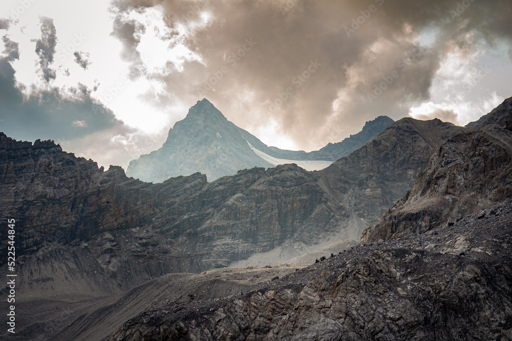 Trekking in the mountains, Giro del Confinale Trekking in the mountains, Giro del Confinale