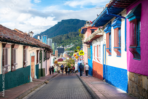 Obraz na płótnie colorful street of la candelaria district in bogota, colombia w salonie