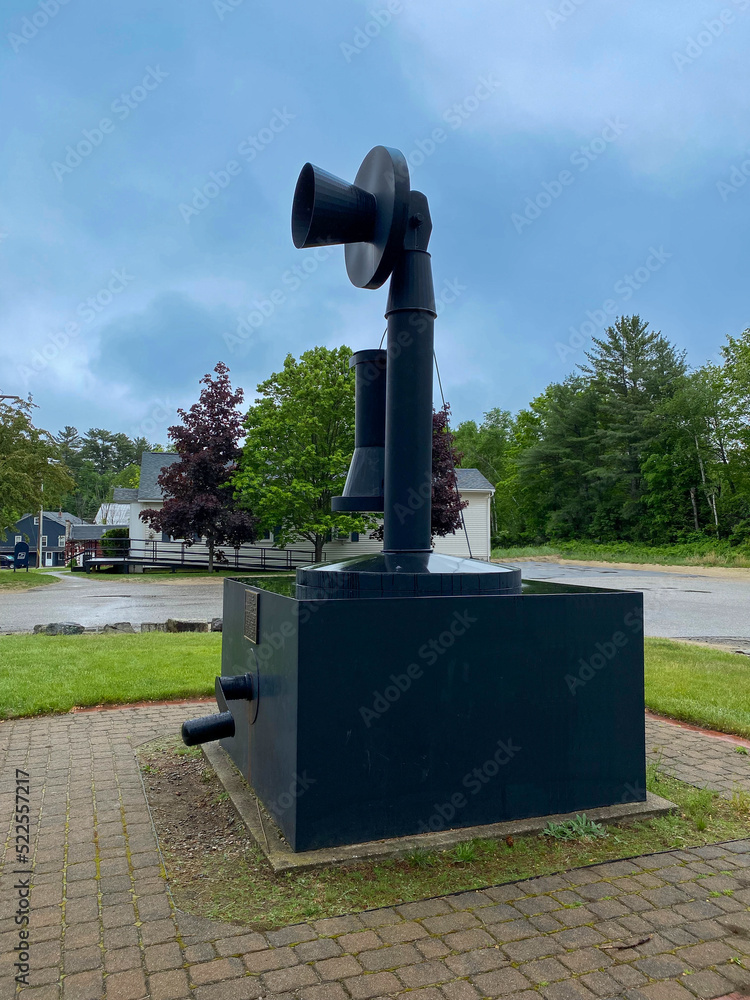 Foto de Bryant Pond, Maine World's Largest Telephone, An oldfashioned