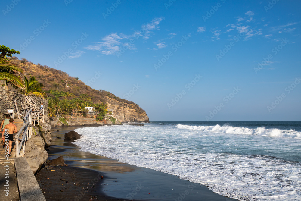 The Zonte beach is located at kilometer 53 of the Litoral highway, in the municipality of Chiltiupán in the department of La Libertad
