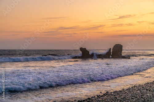 This beach is known for the famous stone that forms the image of a Tunco (Pig) that is located on the shore of this place and that for years has seen generations of surfers pass by