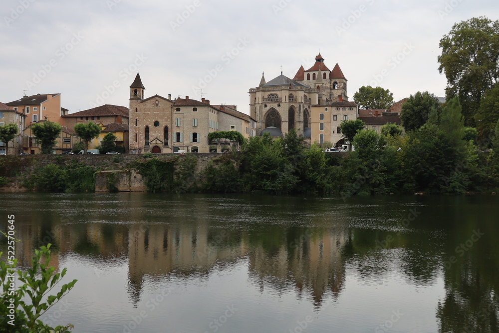 La rivière le Lot, ville de Cahors, département du Lot, France