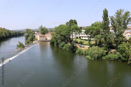 La rivière le Lot, ville de Cahors, département du Lot, France