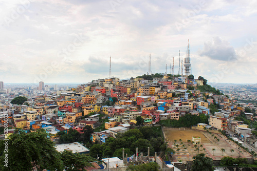 Las Peñas con la ciudad de Guayaquil  © Eduardo