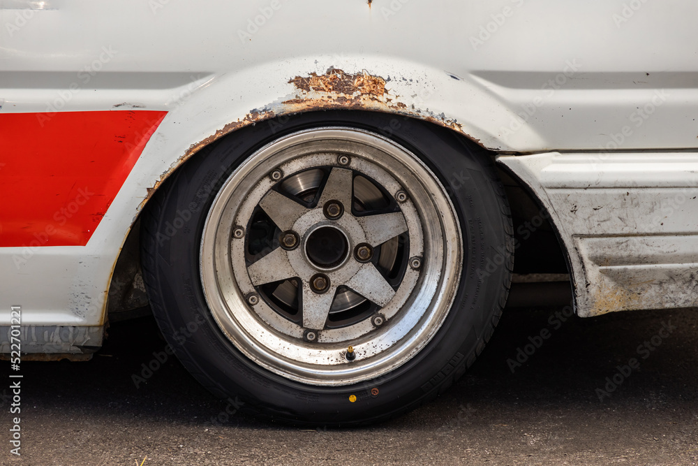 車のボディ 劣化 Car body deterioration and rust, dents