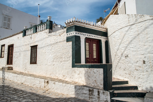 Fototapeta Naklejka Na Ścianę i Meble -  Street in small mediterranean town in sunny summer day