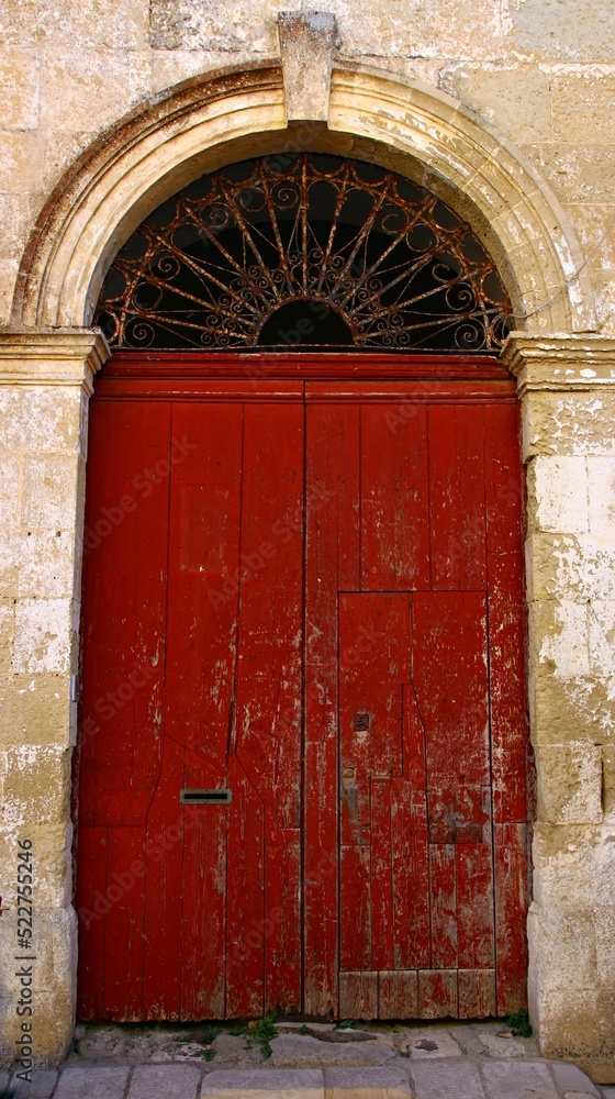 Italy, Salento: Ruined doorway of the old House.