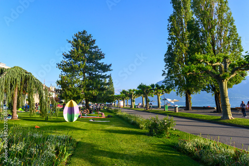 Foto Strandpromenade in La Tour-de-Peilz, Gemeinde im Distrikt Bezirk Riviera-Pays-d’
