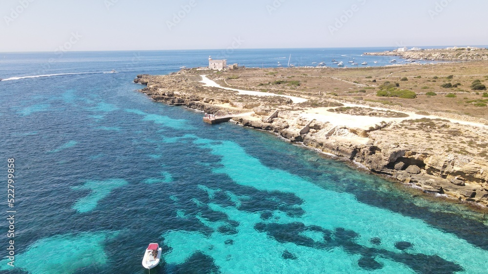 Barche ormeggiate a Favignana Barche ormeggiate a Favignana