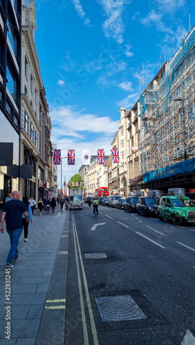 Oxford Street em Londres, com decoração temática do Jubileu da Rainha