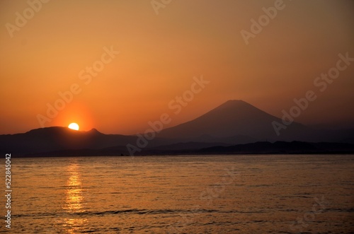 Sunset on Mount Fuji from Enoshima island © Touleng