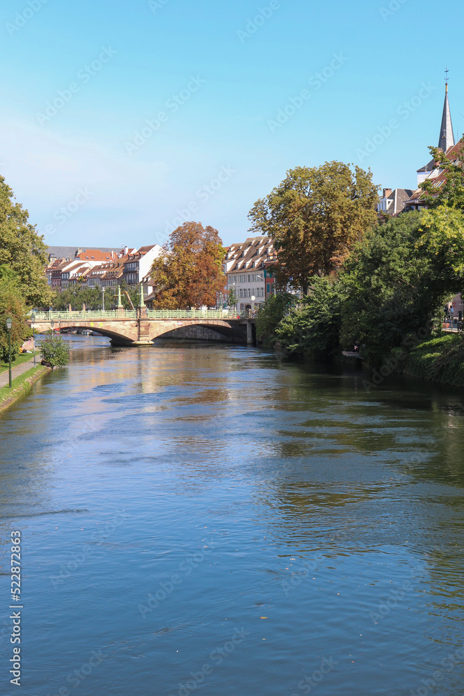 Alsace - Strasbourg - Pont Saint-Guillaume et la berge piétonne