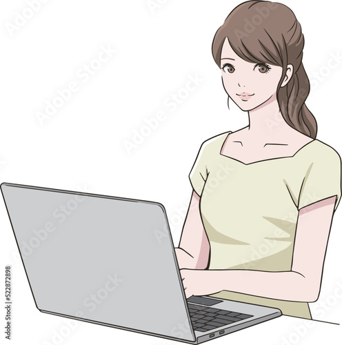 PC作業をする若い女性
