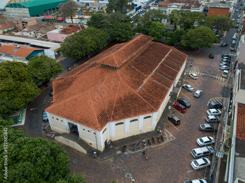municipal market located in the city center of uberaba, next to manoel terra square
