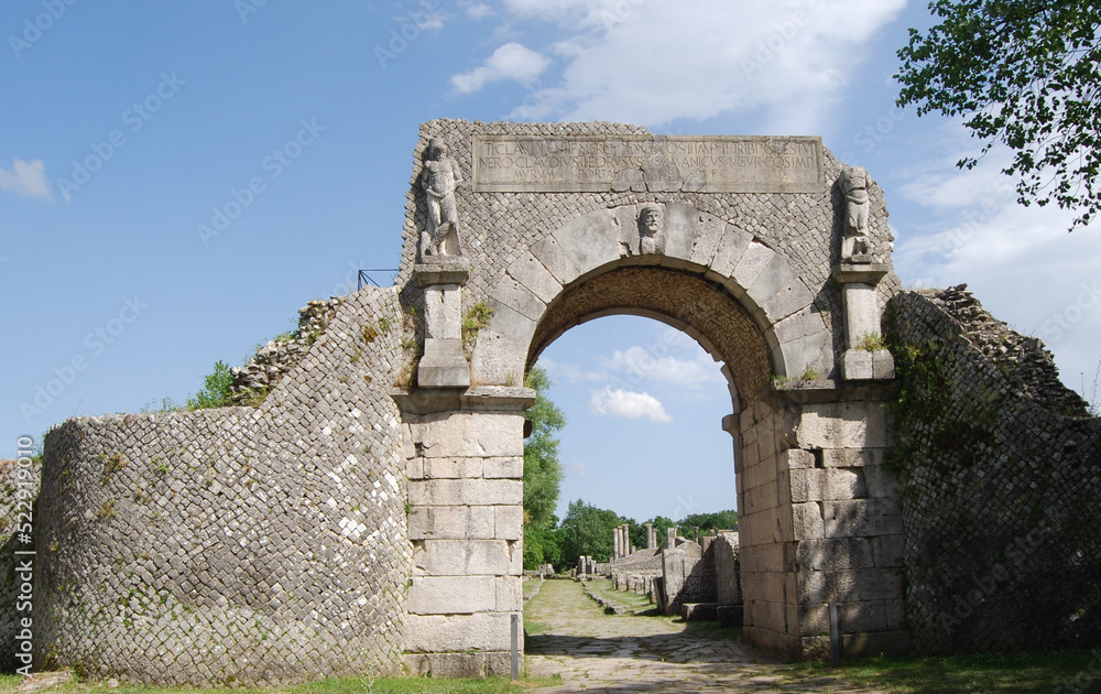 Porta Bojano a Sepino (CB, Italia) -
Bojanus door at Saepinum (Italy)