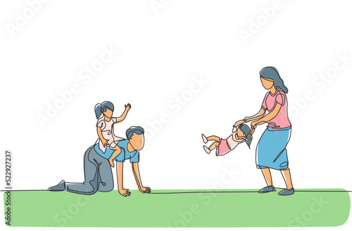 Single continuous line drawing of young mother and father playing with their son and daughter at home. Happy family parenting concept. Trendy one line draw design vector illustration