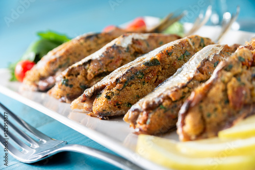 Deliziose sardine ripiene, cibo italiano  photo