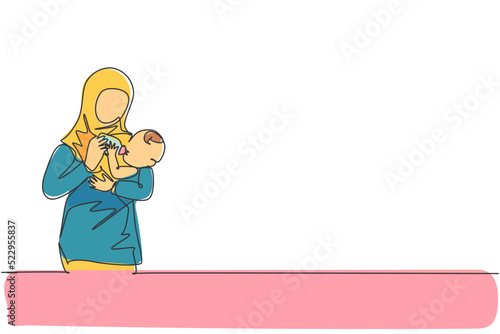 Single continuous line drawing of young Islamic mother hugging and feeding healthy food to her infant baby. Arabian muslim happy family motherhood concept. One line draw design vector illustration