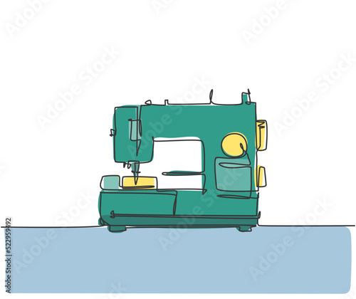 One single line drawing of classic sewing machine home appliance for tailor equipment. Electricity textile factory tools concept. Dynamic continuous line graphic draw design illustration