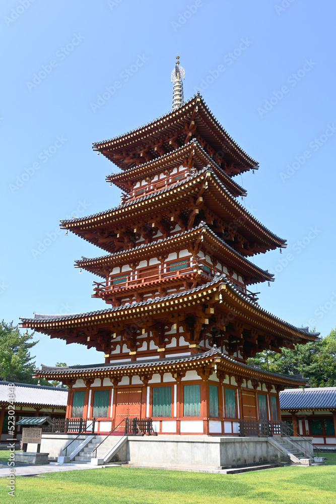 奈良市の世界遺産薬師寺の美しい西塔 奈良市の世界遺産薬師寺の美しい西塔