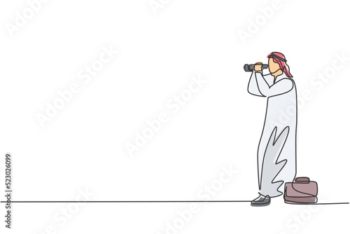 Single continuous line drawing young Arab business man analyze market stock using binocular. Professional manager. Minimalism metaphor concept. Dynamic one line draw graphic design vector illustration