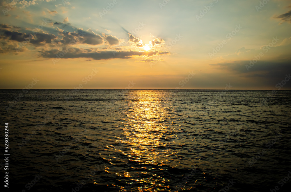 Obraz premium sunset over the sea