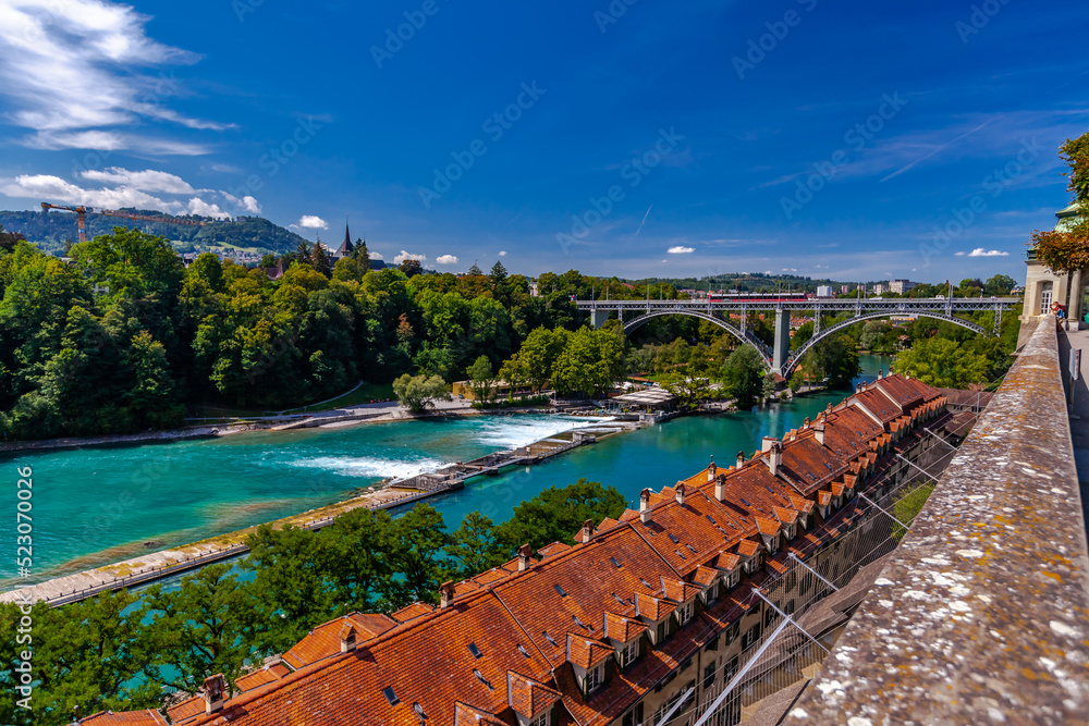 View on the Kirchenfeld Bridge over the Aare River that connects Casinoplatz in the old town of Bern across the Aare with Helvetiaplatz in the Kirchenfeld district.