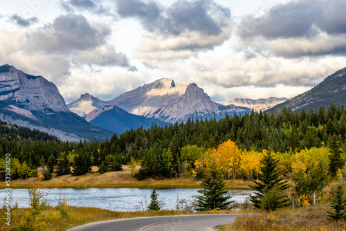 Fall colours at Middle Lake. Bow Valley Provincial Park, Alberta, Canada