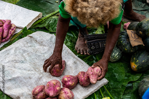 Billede på lærred Selling Potatoes at the Market