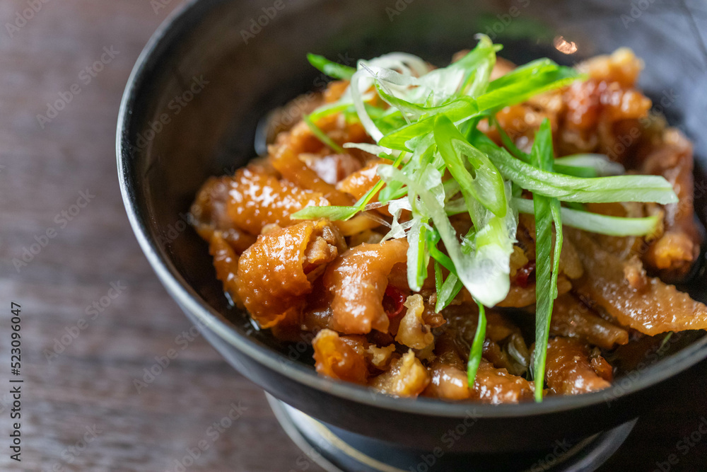 鶏皮の煮込み 鶏皮の煮込み