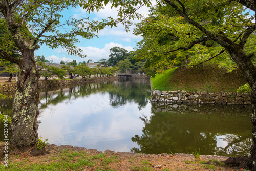 彦根城の水堀と石垣