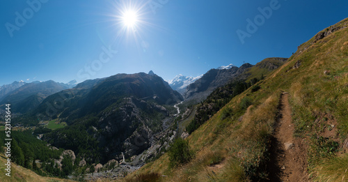 Letnia alpejska panorama
