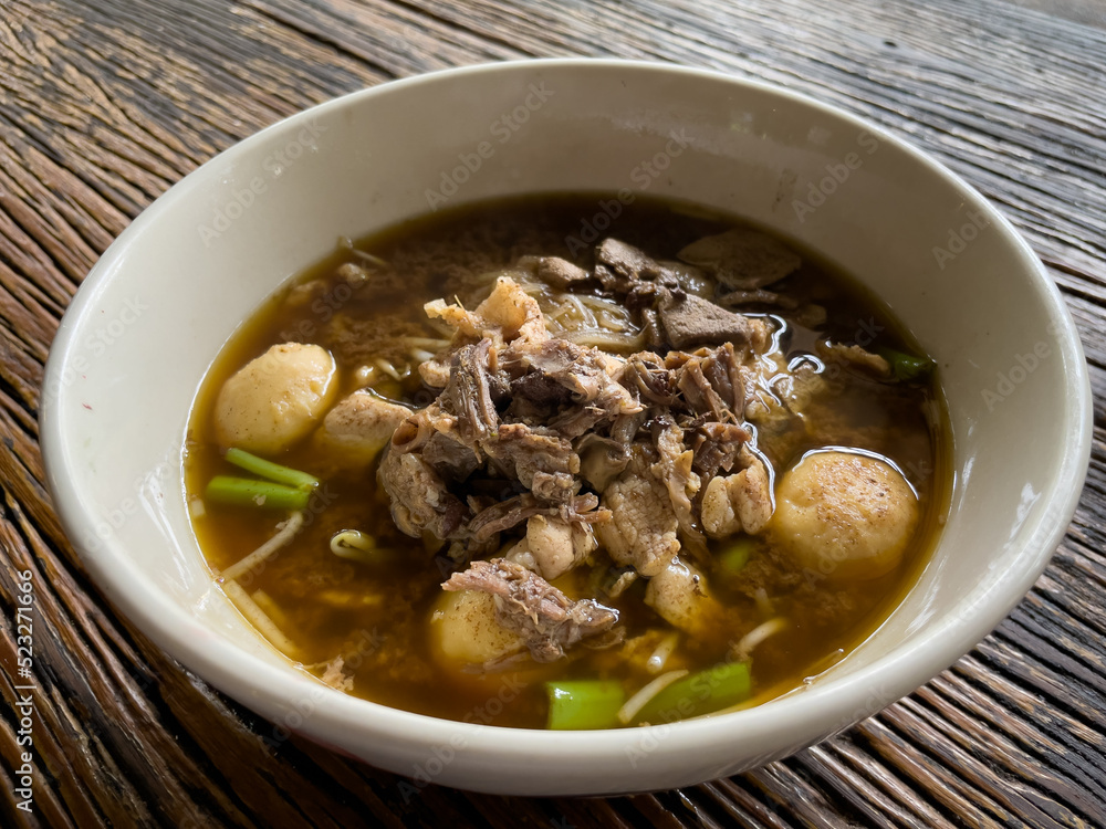 ก๋วยเตี๋ยวเนื้อในชาม
Ǩwyteī̌yw neụ̄̂x nı chām
20 / 5,000
ผลลัพธ์การแปล
beef noodles in a bowl ก๋วยเตี๋ยวเนื้อในชาม
Ǩwyteī̌yw neụ̄̂x nı chām
20 / 5,000
ผลลัพธ์การแปล
beef noodles in a bowl