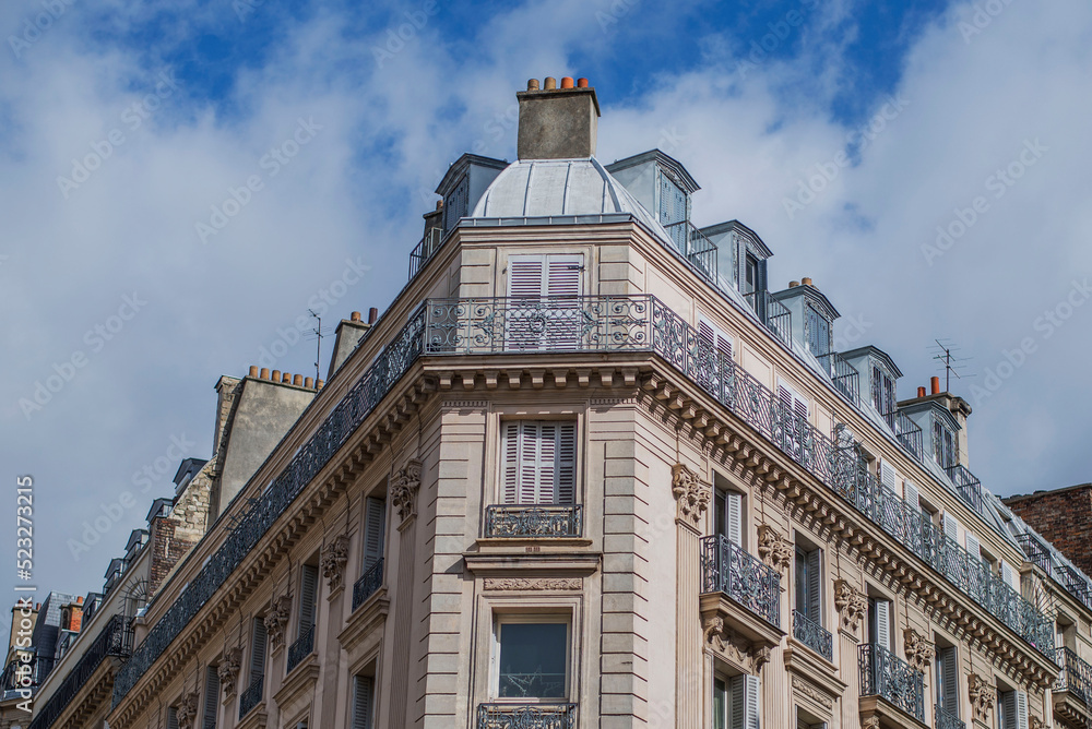 Fototapeta premium historic building Paris