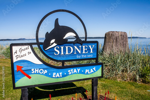 Sidney, BC, Canada, July 10th, 2022: Welcome to Sidney sign © sarah