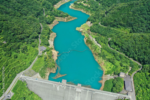 Wallpaper Mural 軍歌兼の四万川ダム Torontodigital.ca