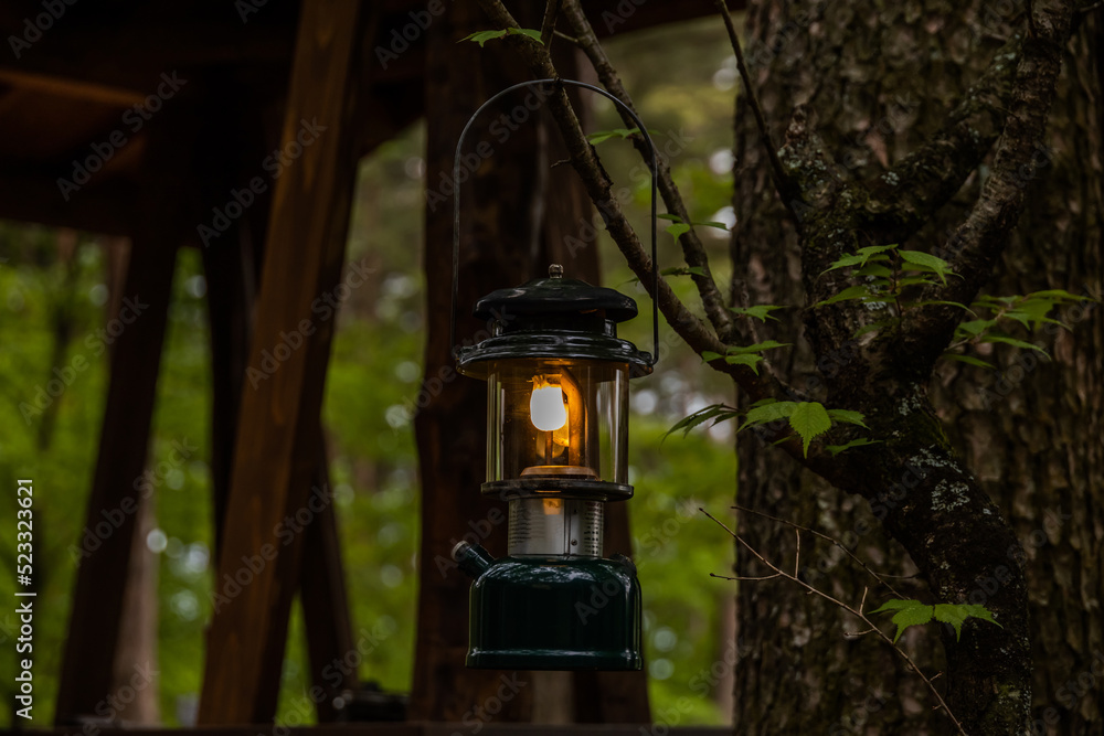 キャンプの夜 night lamp lighting in campsite キャンプの夜 night lamp lighting in campsite