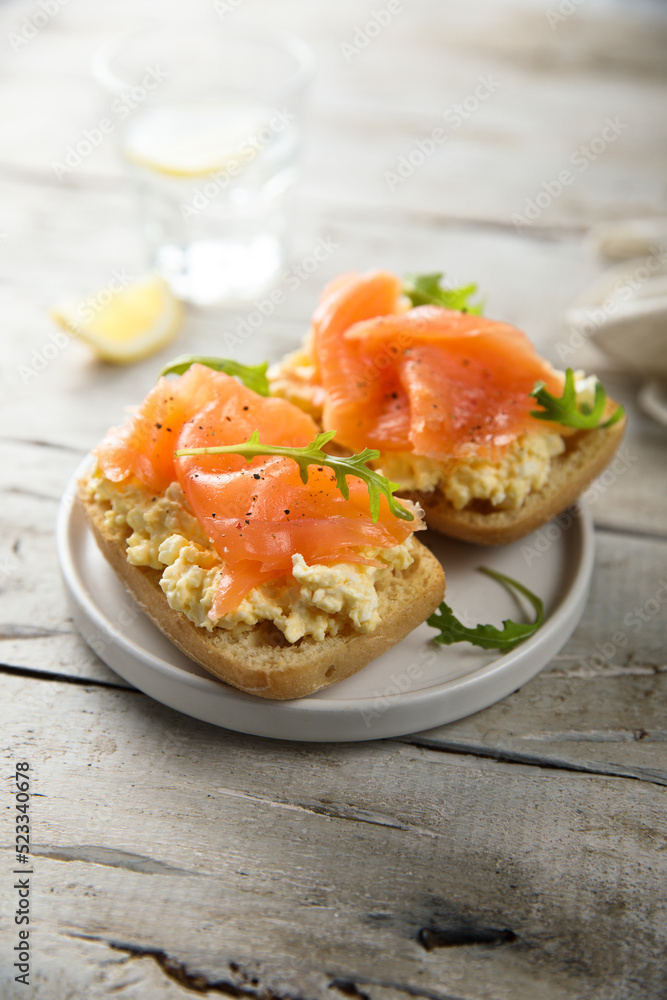 Scrambled eggs on toast with smoked salmon