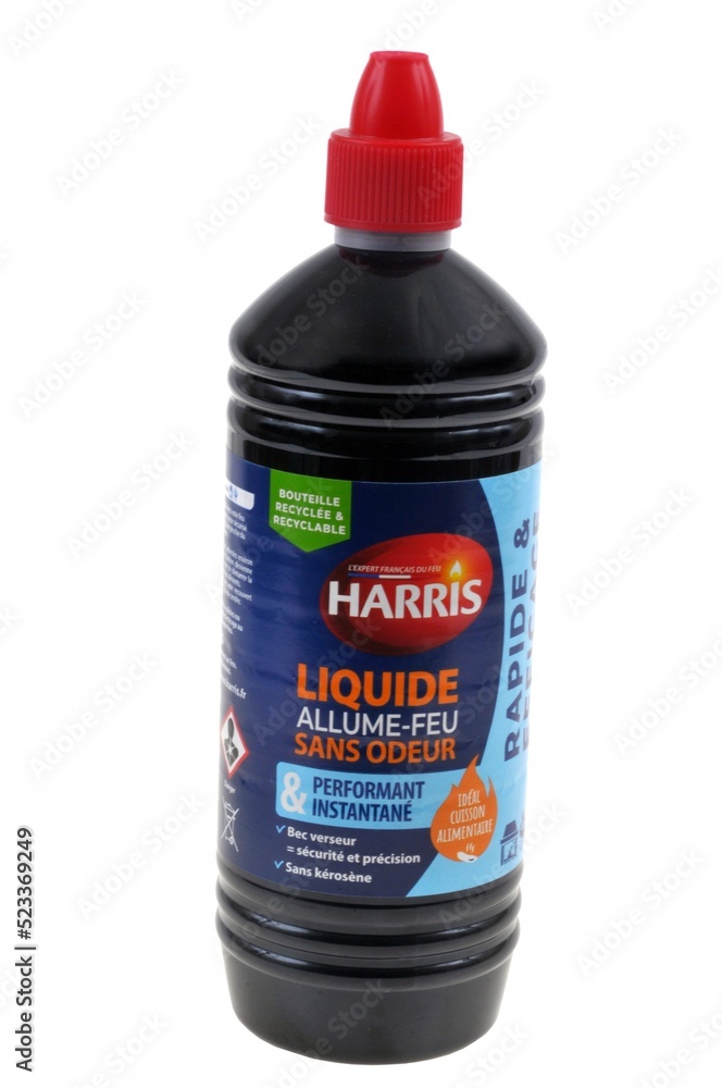 Bouteille d'allume-feu liquide de la marque Harris en gros plan