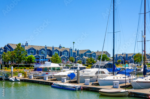 Pleasure boats moored against a pontoon in Benicia Marina in California, USA © Matthew Ashmore