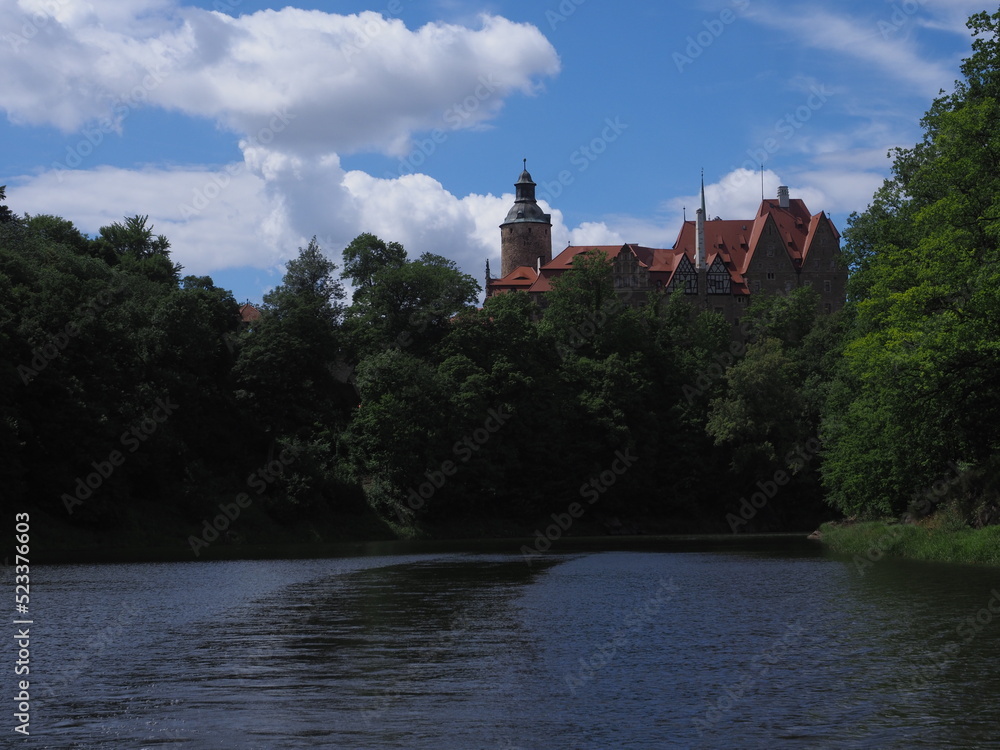 Czocha Castle seen from Lake Leśniańskie (Jezioro Leśniańskie) Czocha Castle seen from Lake Leśniańskie (Jezioro Leśniańskie)