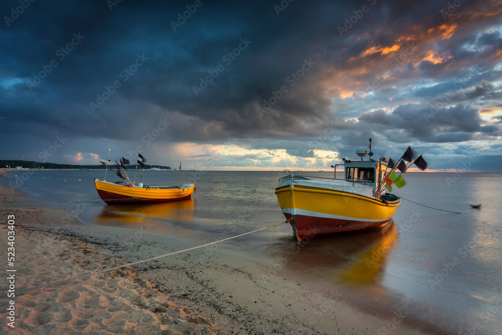 Fototapeta premium Beautiful sunrise on the beach of Baltic Sea in Sopot, Poland