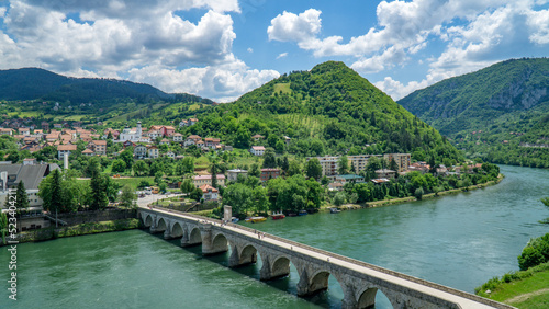 Fototapeta Naklejka Na Ścianę i Meble -  Most Mehmeda Paszy Sokolovicia, Wiszegrad, rzeka Drina, Bośnia i Hercegowina, Republika Serbska