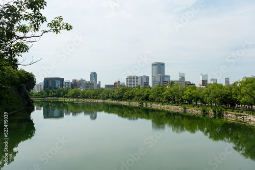 大阪の中心部にある広大な都市公園