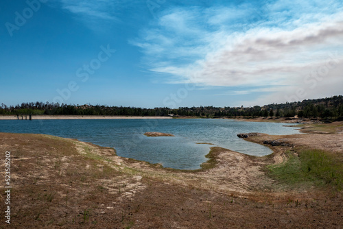 Barragem do Peneireiro em Vila Flor quase sem água devido à falta de chuvas que se fazem sentir na região  photo